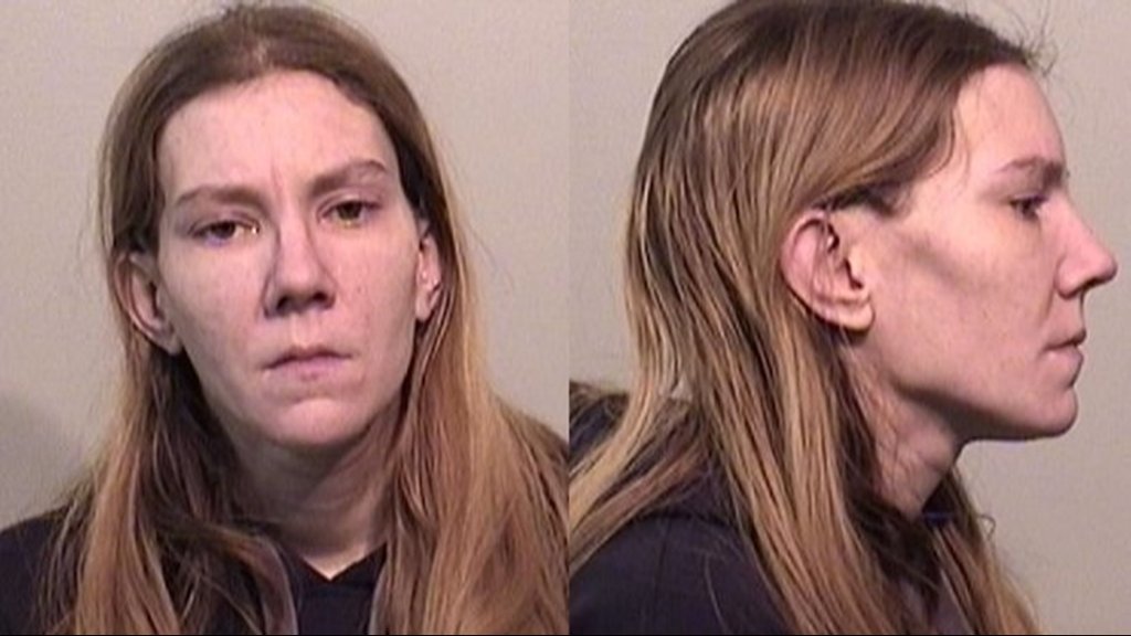 32-year-old woman arrested, charged with attempted robbery    