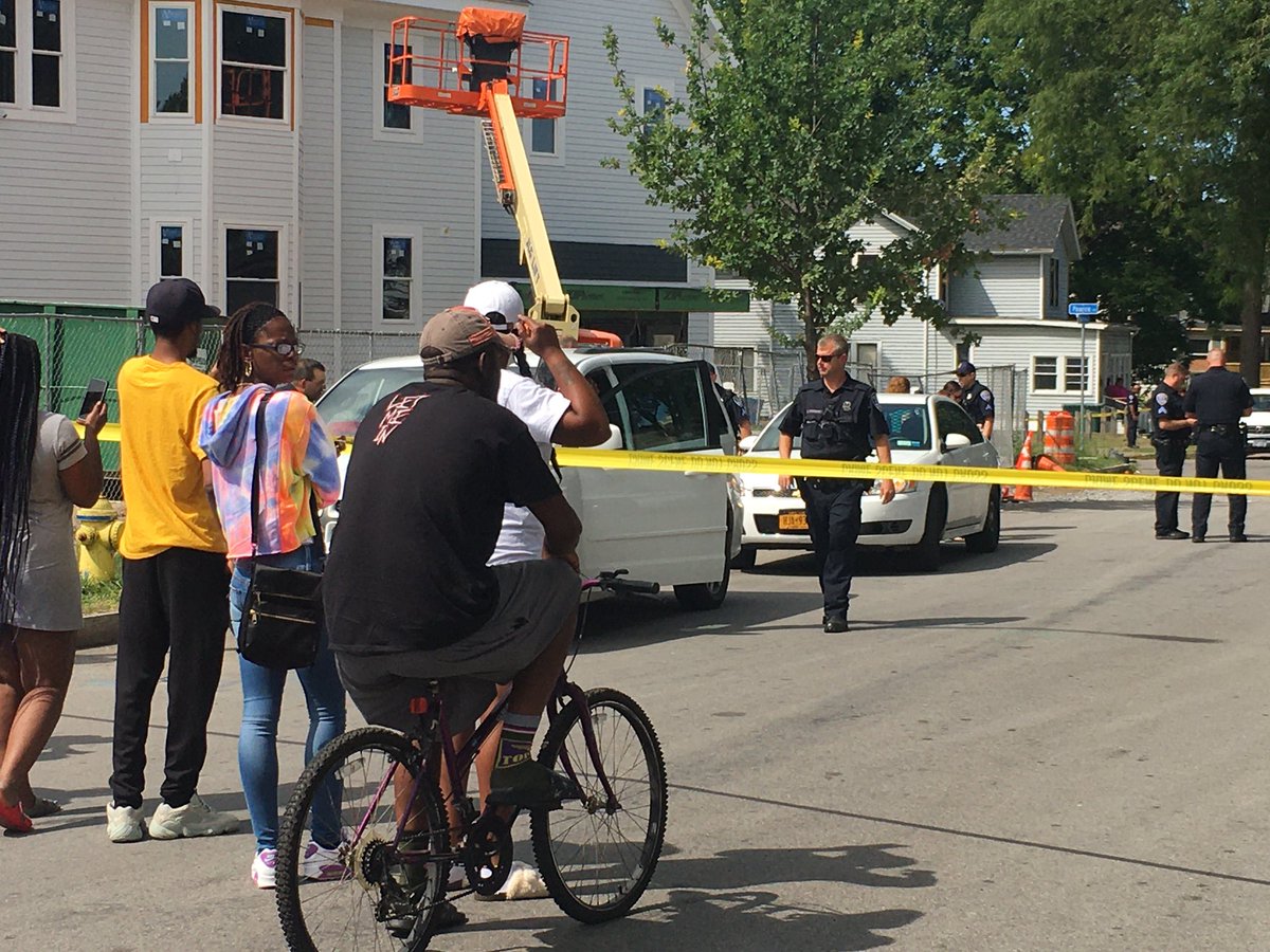 Rochester police currently on the scene of a shooting on Fulton Street and Jones Ave. 