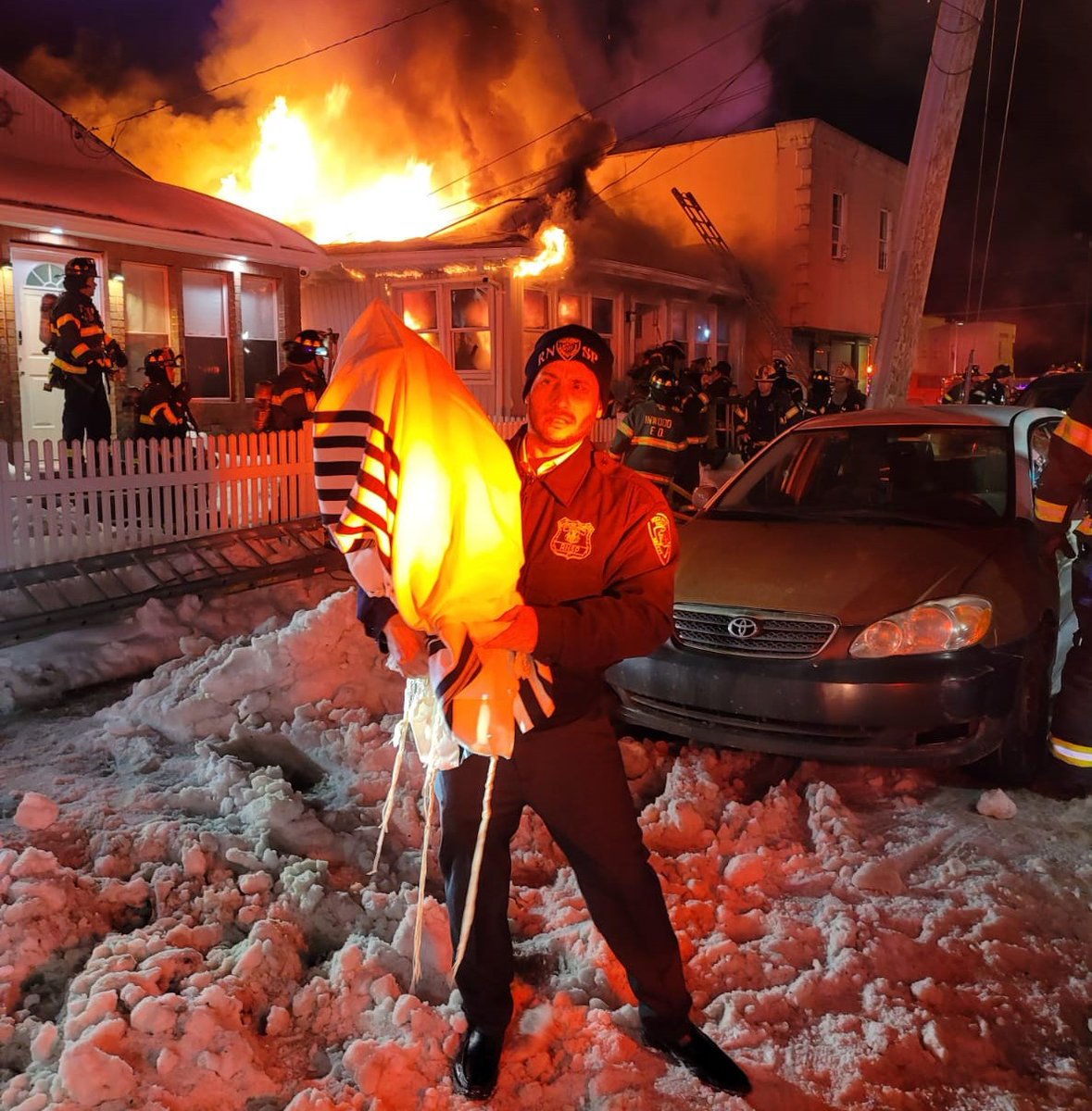 A massive fire destroyed a Long Island synagogue early this morning.   Police Arson/Bomb Squad detectives are investigating. 