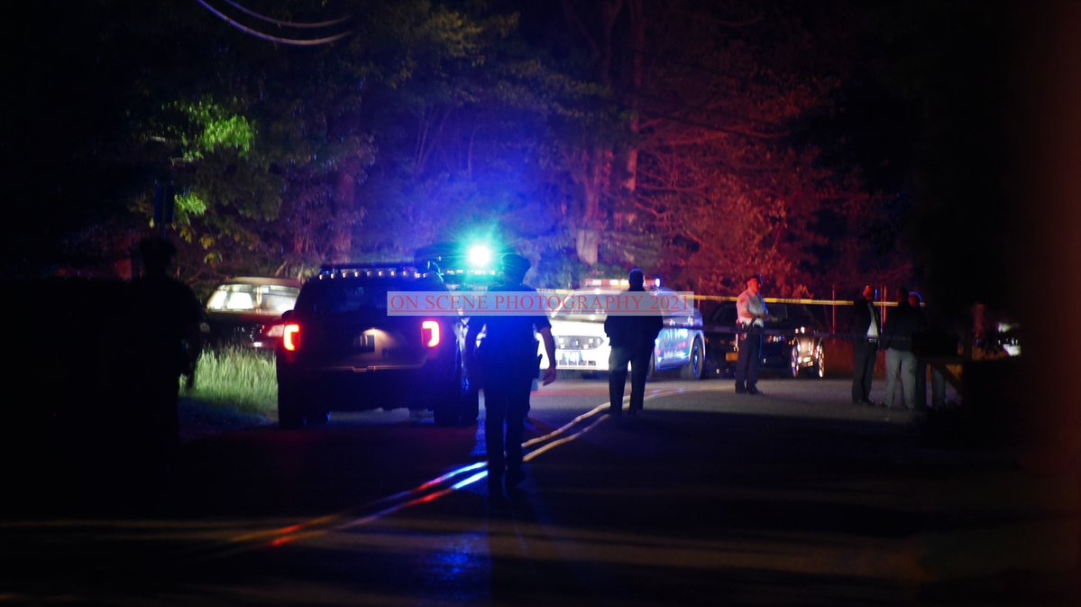 Manorville ny ;; scpd investigating a shooting on Bauer avenue 