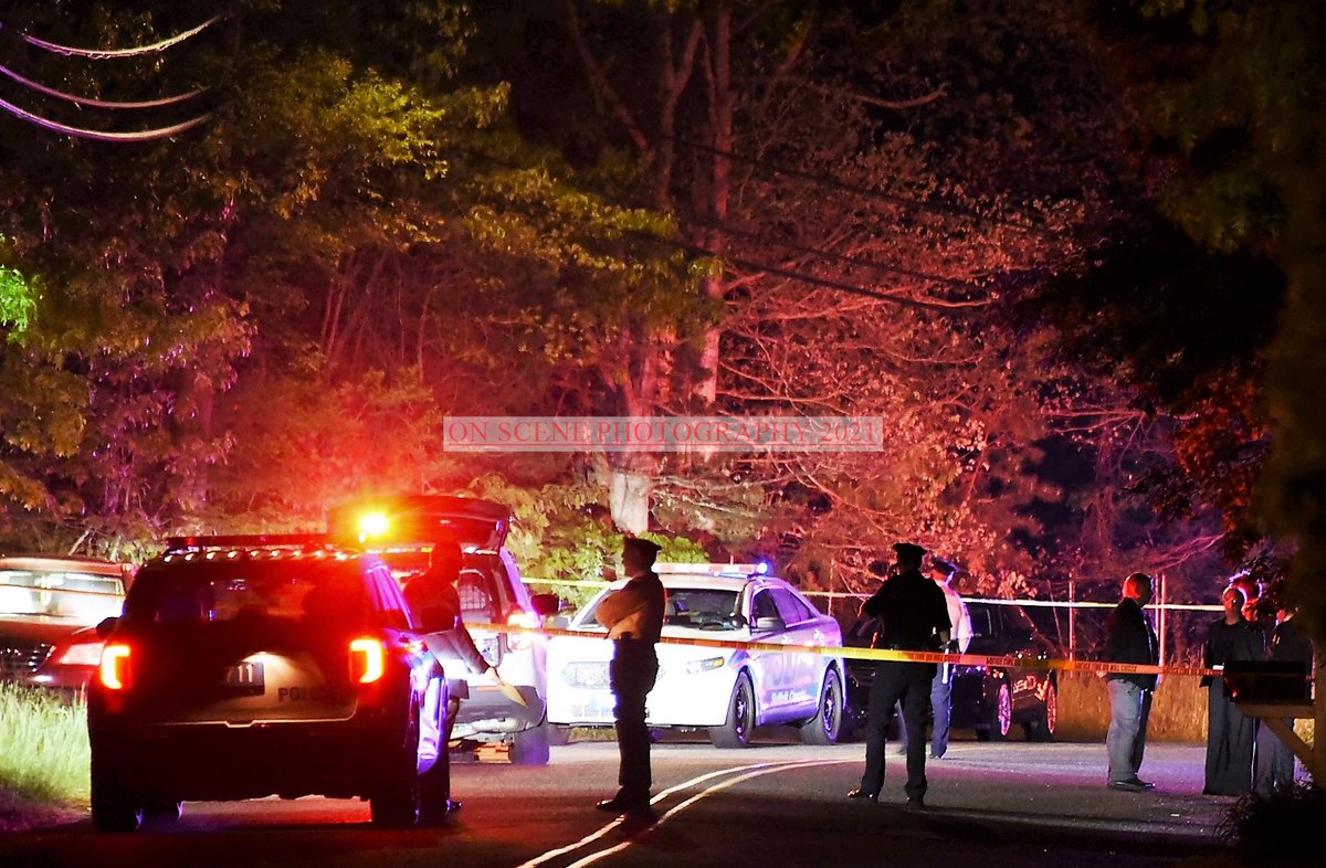 Manorville ny ;; scpd investigating a shooting on Bauer avenue 