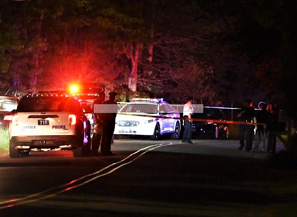 Manorville ny ;; scpd investigating a shooting on Bauer avenue 