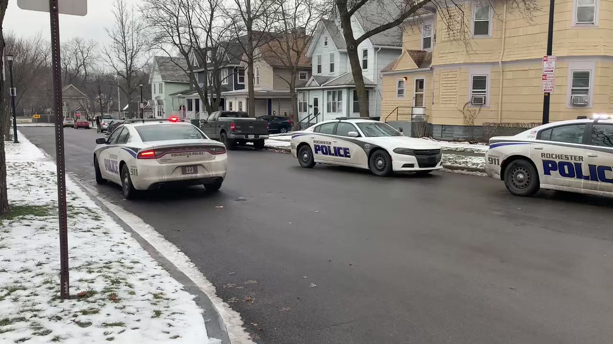 @RochesterNYPD are investigating a shooting that occurred on Glendale Park by the Fulton Ave. intersection. The road between Fulton and Lake Ave. is blocked off until further notice.