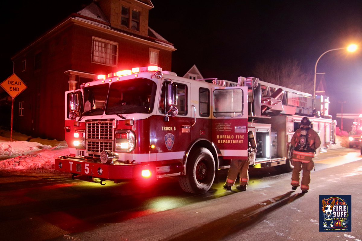 Buffalo FD Working Fire with Rescues: 1578 Broadway