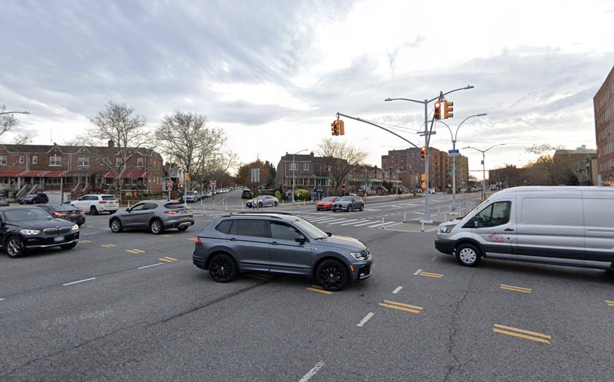 Teen fatally struck by car while crossing busy Brooklyn intersection