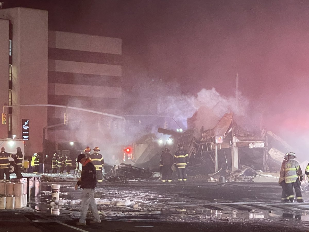 Tanker truck slams into La-Z-Boy store right off Sunrise Hwy in Rockville Center