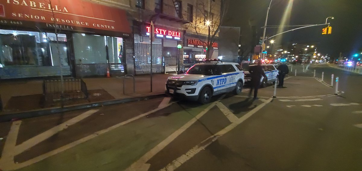 27yo man recovering after being slashed in the face at @MTA's 168th Street Station at approx. 6:30pm Tues.  @NYPDnews's top brass reportedly directed to go into the subways themselves to join patrols