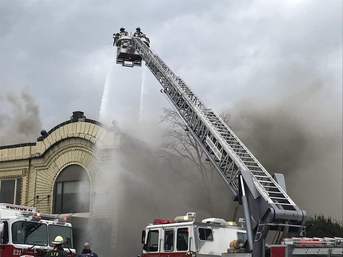 MetroNYN on scene NewRochelle 5-Alarm fire providing Canteen Services to numerous Responding Fire Departments - SleevesUp SupportingOurFDs Teamwork RedCrossReady 