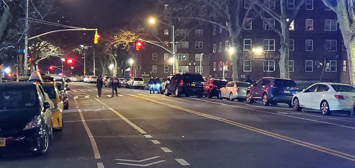 @NYPDnews is searching for the person who they say was shooting off a BB gun where a nearby police officer sitting in his car was hit in the hand. The officer refused medical attention.  It happened at around 1:45am at the Ravenswood Houses in Astoria