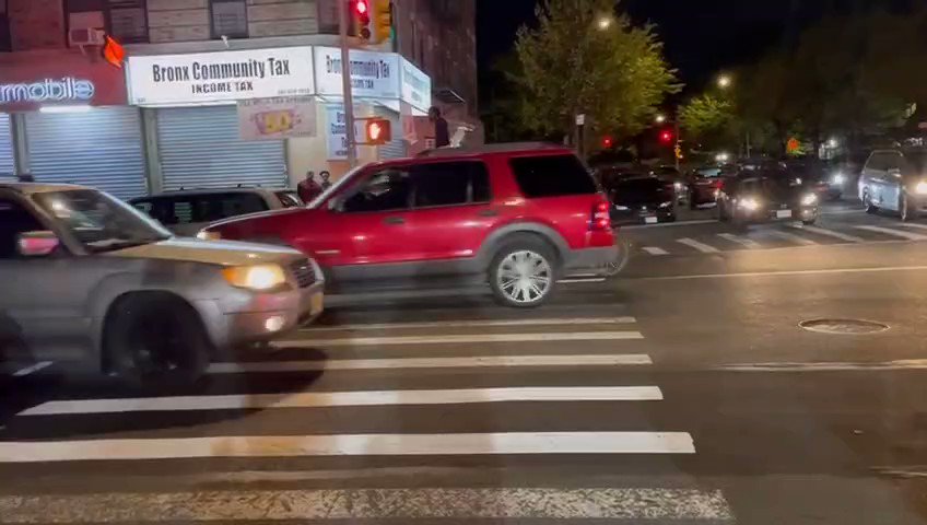 Bronx: Claremont Parkway & 3rd Avenue, a group of protesters were arrested by the @NYPDnews/@NYPD42Pct after acting eradically while protesting aginst a police officer who returned fire today, striking the suspect, after being shot