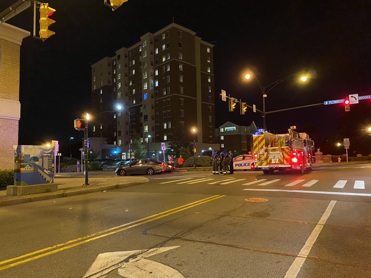 RochesterNYPD officer also involved in a 3 car MVA on Genesee St and S Plymouth Ave. 