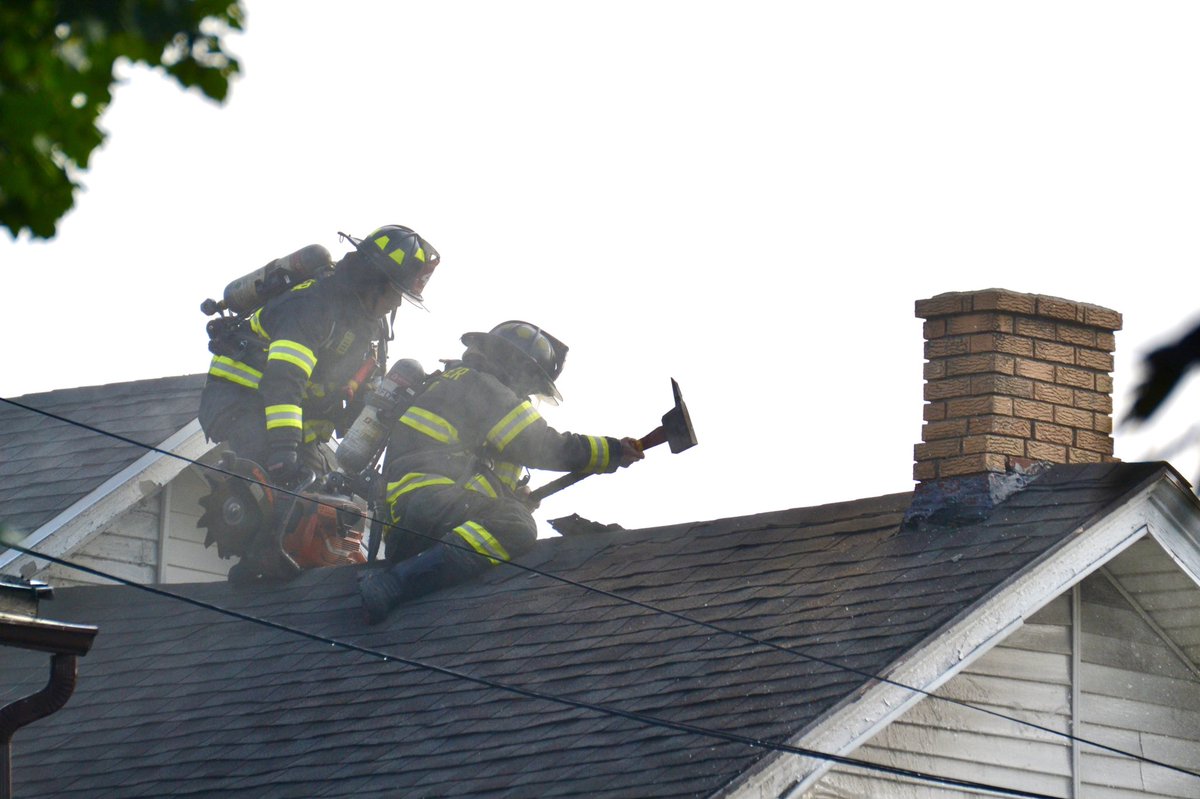 .@RFDPIO1 firefighters made quick work of a fire in a vacant home on Lyell Ave this morning. No one was injured.  Fire was under control in 20 minutes