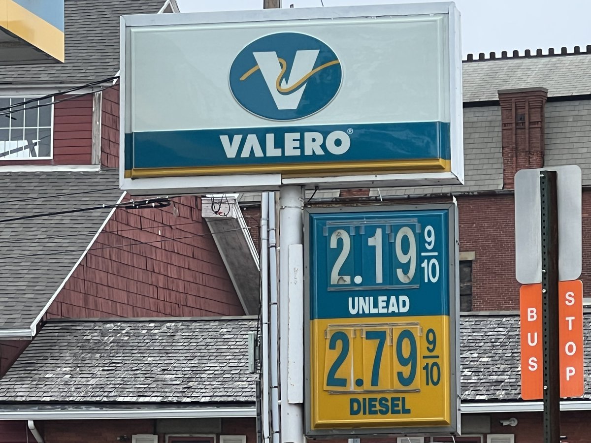 RFD working a fire at the Valero gas station on West Main by Trowbridge St. Looks to be vacant as the gas is priced at $2.19/gallon. 