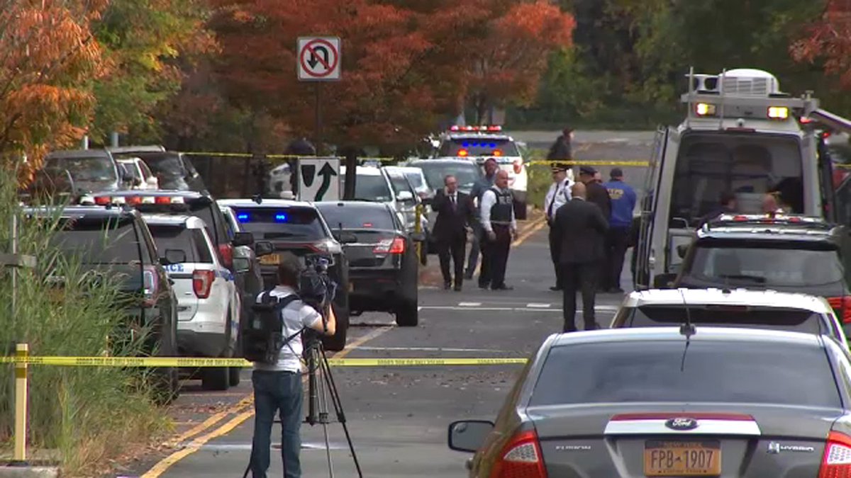 Teen shot in front of high school on Staten Island