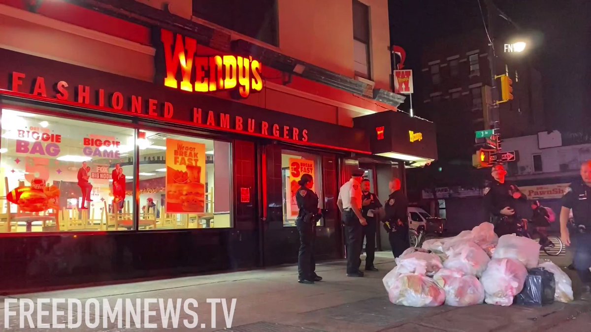 Off Duty NYPD Officer assaulted inside of a Harlem @Wendys at 3rd Ave & E 116th in NYC. Police are searching the area for at least three suspects that fled the scene. The officer was not seriously injured.