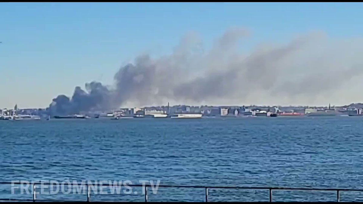 Smoke can be seen all the way from NJ as 3-Alarm fire rages on at the NYPD Evidence Warehouse in Brooklyn