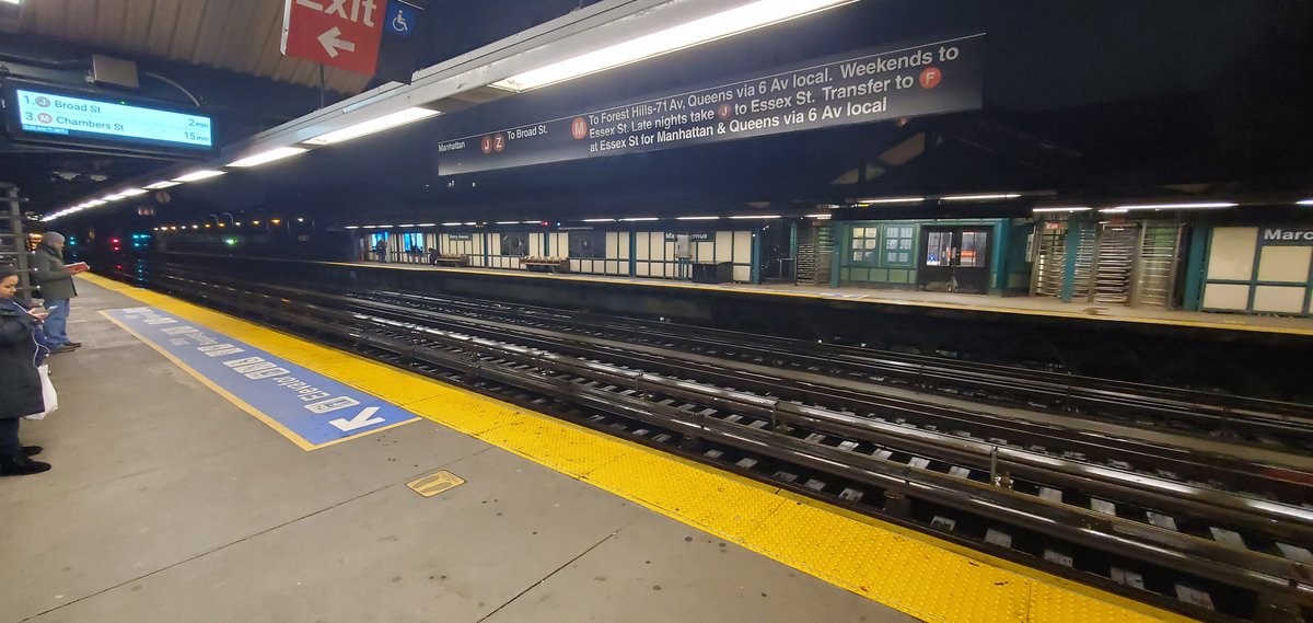 A 15yo was killed Mon. night while riding on top of a subway car as it crossed the Williamsburg Bridge. @NYPDnews says the teen's head struck a bridge structure, killing him on the spot. @MTA blames social media for fueling this growing trend