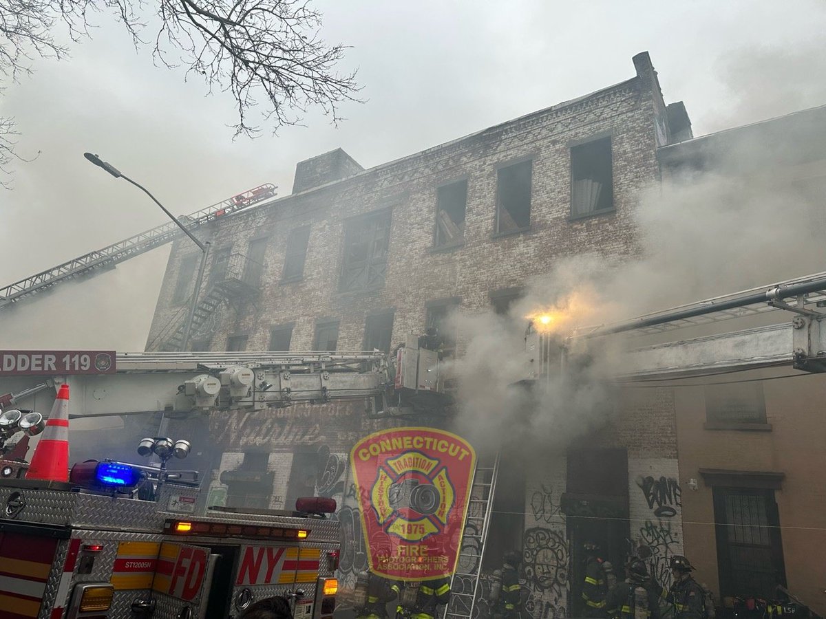 CFPA New York City member Chris Clarke (@FirstDuePhotog) reports towr ladders are making progress darkening down the heavy volume of fire at the 4th alarm in Brooklyn's Williamsburg section