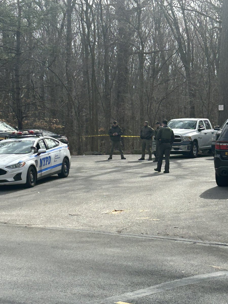 .@NYPDnews now on the scene on Amboy Road in StatenIsland after a human hand was found by a man walking his dog Thursday in the woods of Mount Loretto State Forest