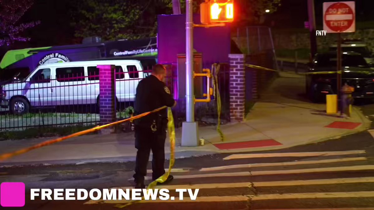 Man shot in the head near Wright St &amp; Van Duzer St on Staten Island was rushed to Richmond University Medical Center where the critically wounded male was pronounced dead, policemen say.nn No reported arrests