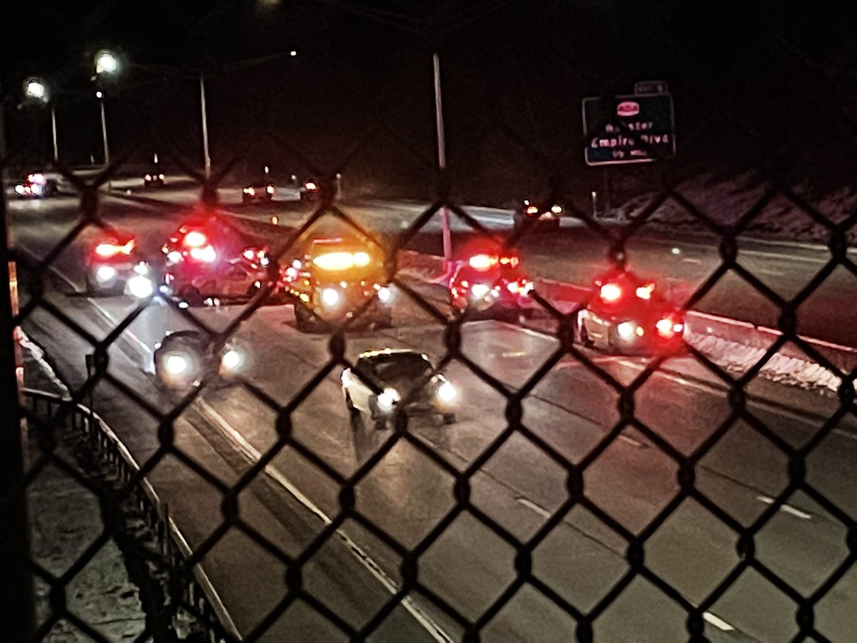 @nyspolice @WayneCoSheriff and @monroesheriffny on scene of a police chase that has ended on Route 590 South near the Tryon Park overpass on the City of Rochester/Town of Irondequoit line.  