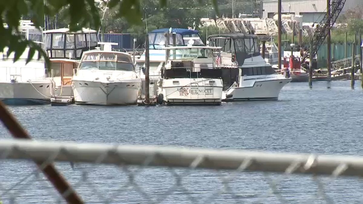 Man killed, 3 others injured in Brooklyn boat collision