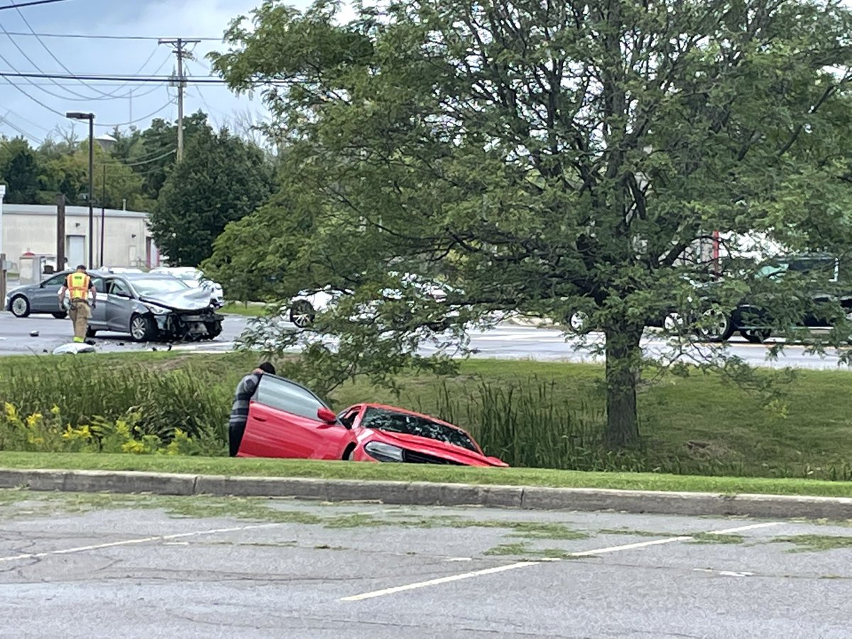 @monroesheriffny @HenriettaFire and @chsmobilehealth on scene of a two car crash in front of Marketplace Mall at Marketplace Drive and West Henrietta Road. I saw at least two patients being loaded into ambulances 