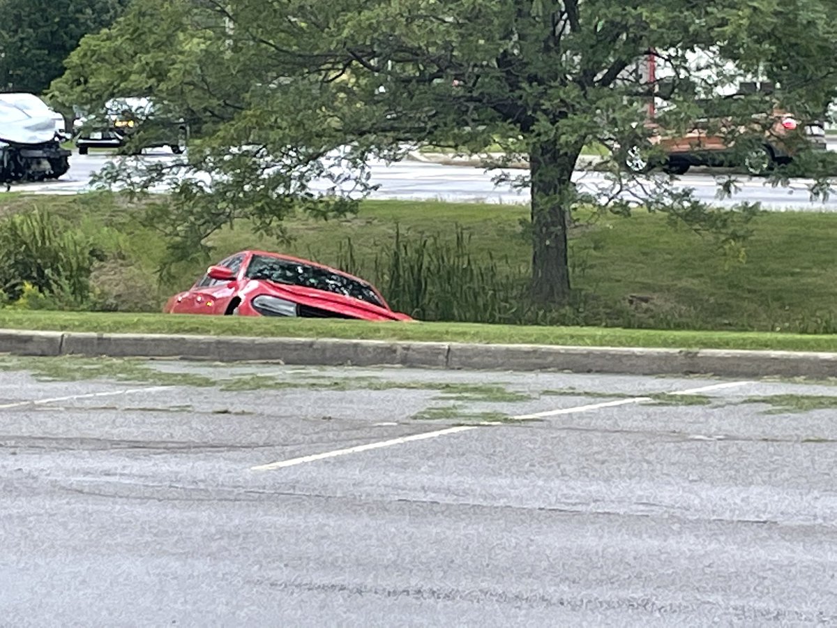 @monroesheriffny @HenriettaFire and @chsmobilehealth on scene of a two car crash in front of Marketplace Mall at Marketplace Drive and West Henrietta Road. I saw at least two patients being loaded into ambulances 