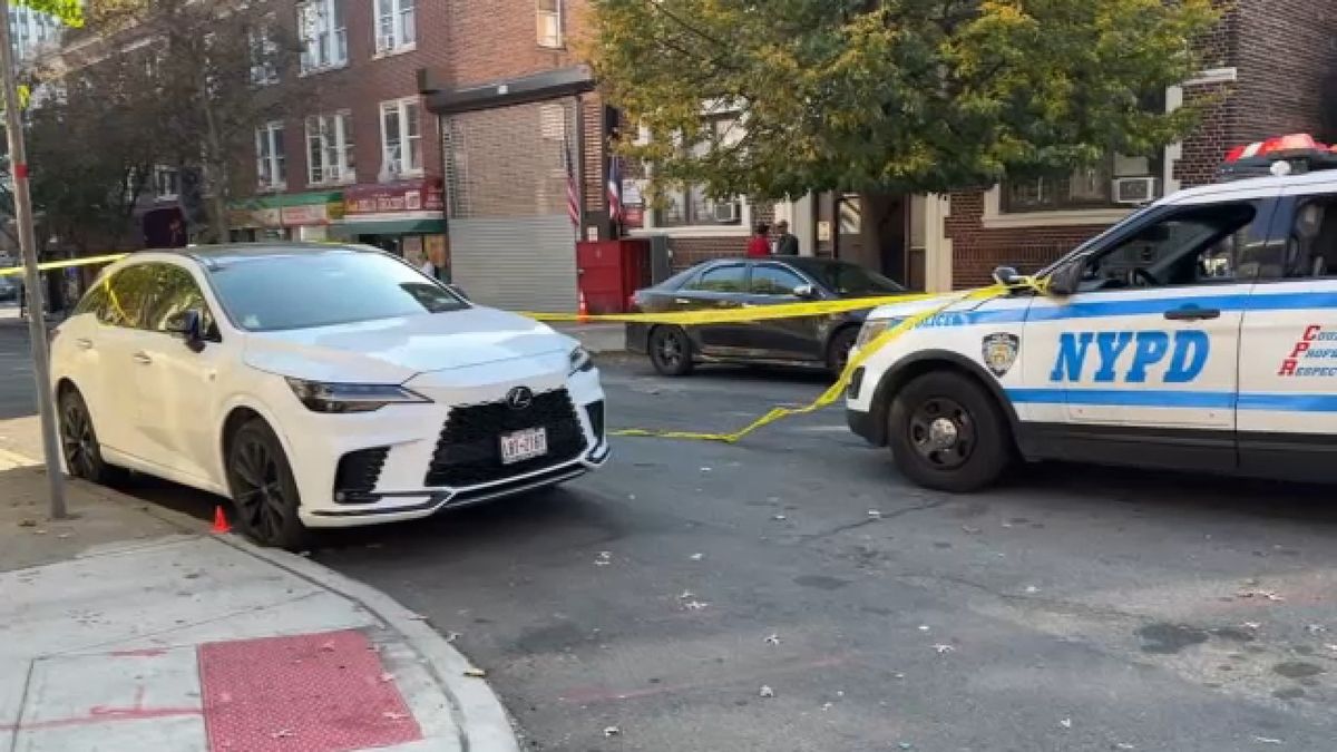 43-year-old man stabbed multiple times in Jamaica, Queens; police searching for attacker  