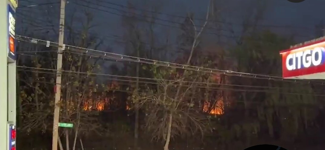 Staten Island *2ND ALARM* Box 3293 Brookfield Park 50-100 ACRES OF BRUSH ON FIRE