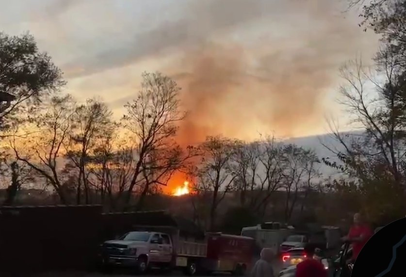 Staten Island *2ND ALARM* Box 3293 Brookfield Park 50-100 ACRES OF BRUSH ON FIRE