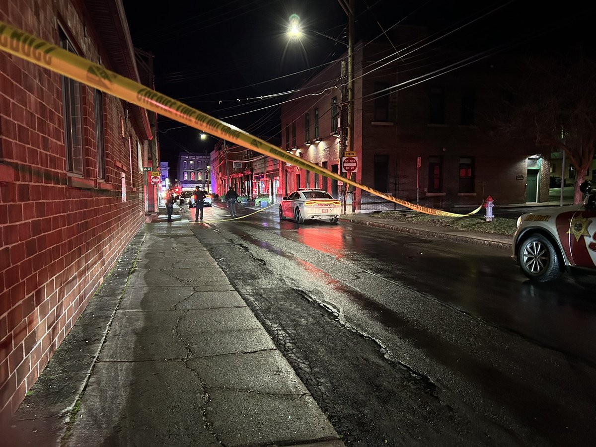 @OntarioSheriff and @CanandaiguaPD are on scene of a reported shooting at Bubby’s Tavern on Phoenix Street in Canandaigua.