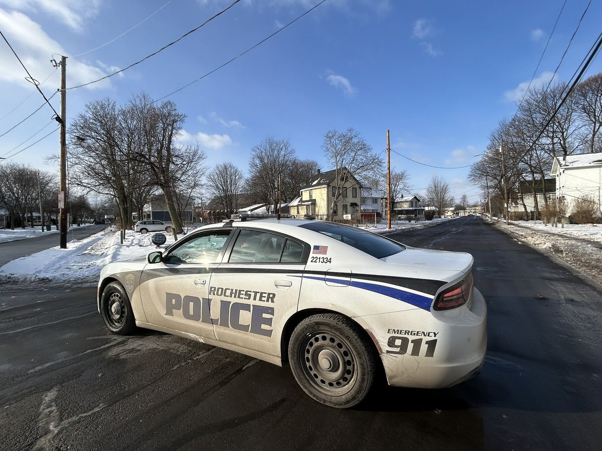 @RochesterNYPD on scene of a car into a pole crash at Bay Street and Siegel Street. Bay Street is blocked between Miller Street and Portland Avenue. 