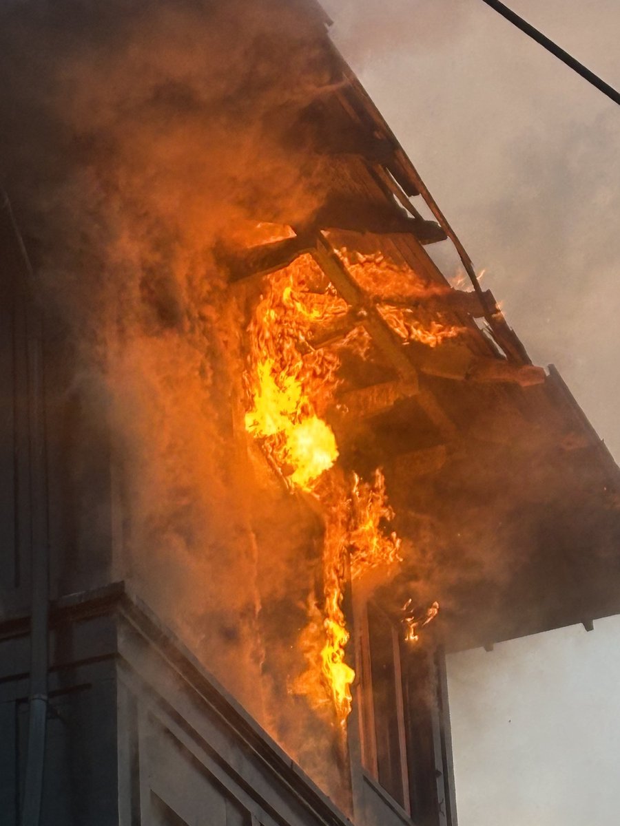 Queens *All Hands* Box 0450 IRT 7 line @ Corona Plaza Fire in the relay station above the 7 line