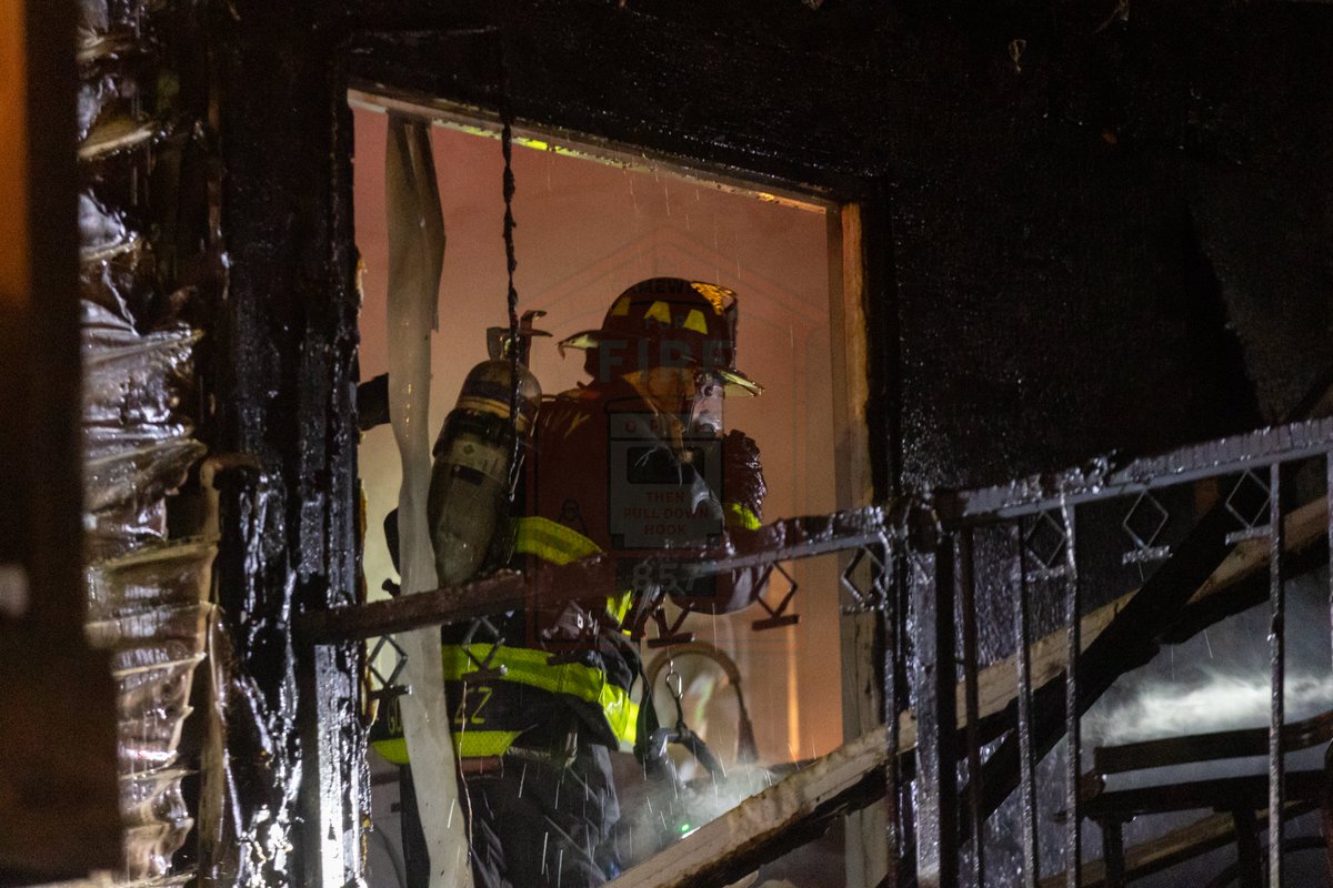 The Bronx stays hot with a 3rd Alarm in Throggs Neck last night. The 20 Battalion had heavy fire on all three floors in the rear on arrival, and gave a quick 2nd Alarm. Fire extended to the attic of the attached exposure on the 2 side
