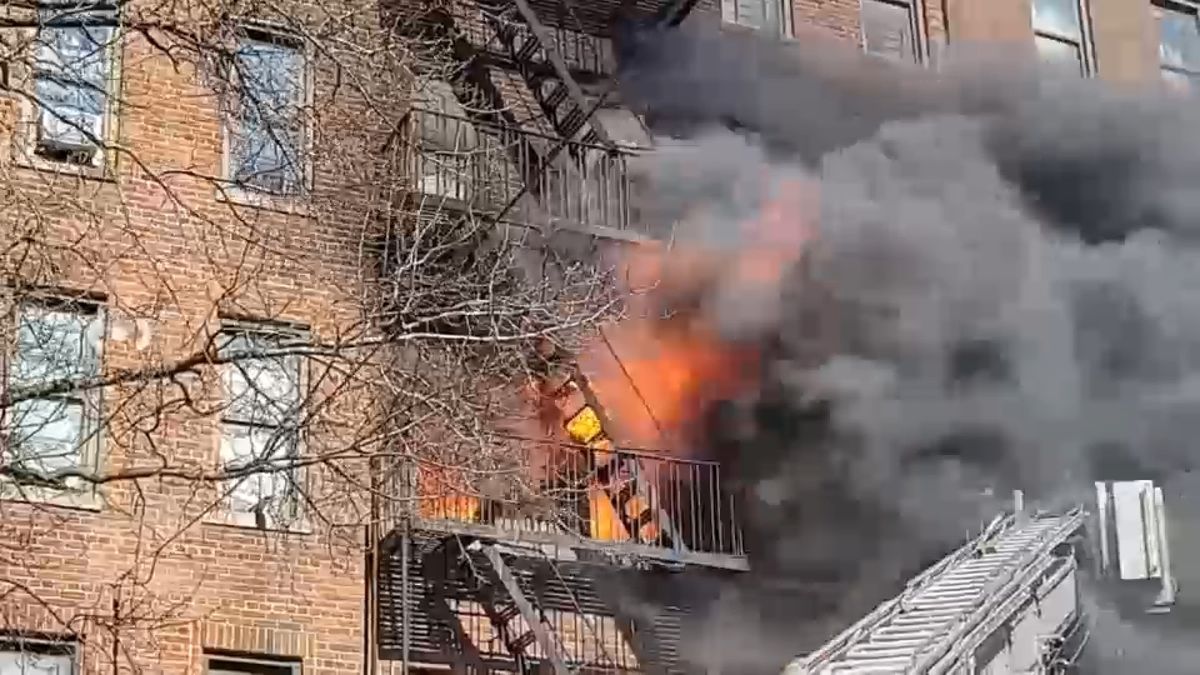 12 people injured in apartment building fire in Kingsbridge, the Bronx