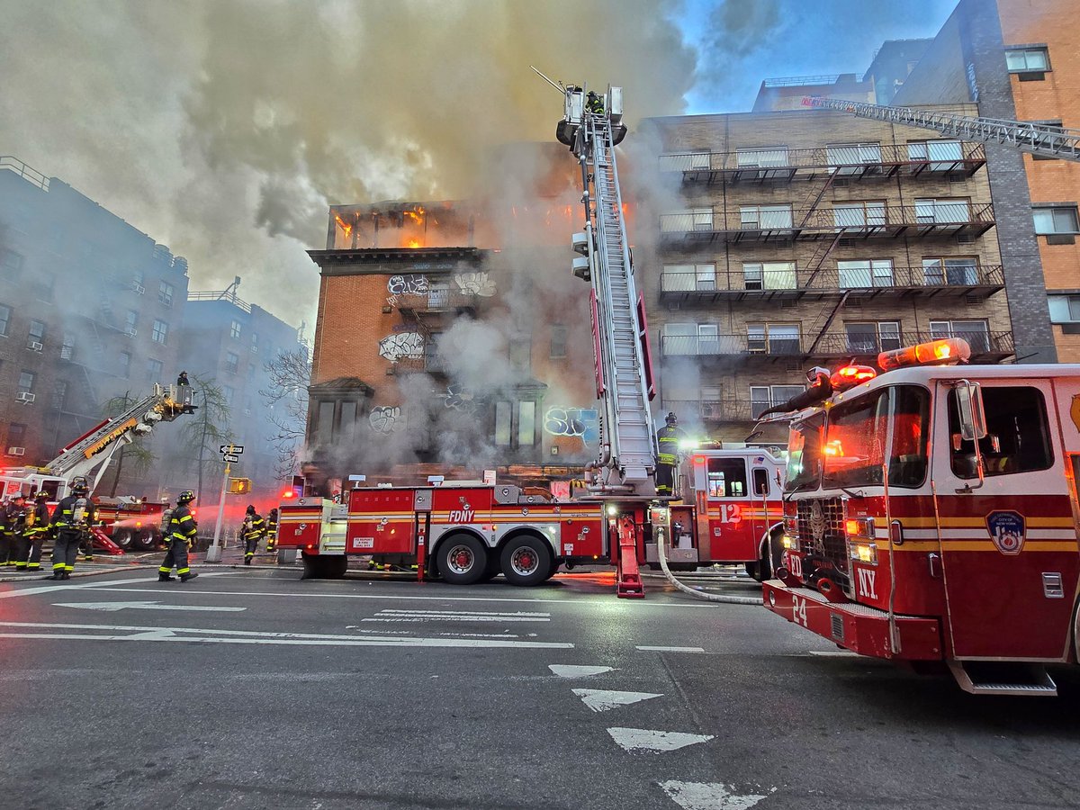 Manhattan *3RD ALARM* Box 0603 216 7th Ave off W 23rd St FIRE IN A 6 STORY 50X75