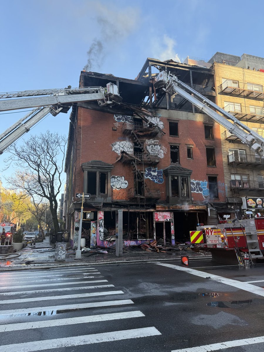 FDNY responded to a fire in a vacant building at 208 7th Avenue in Manhattan, bringing a 3-alarm response of 192 firefighters and EMS personnel to the scene. Units arrived in just over three minutes.