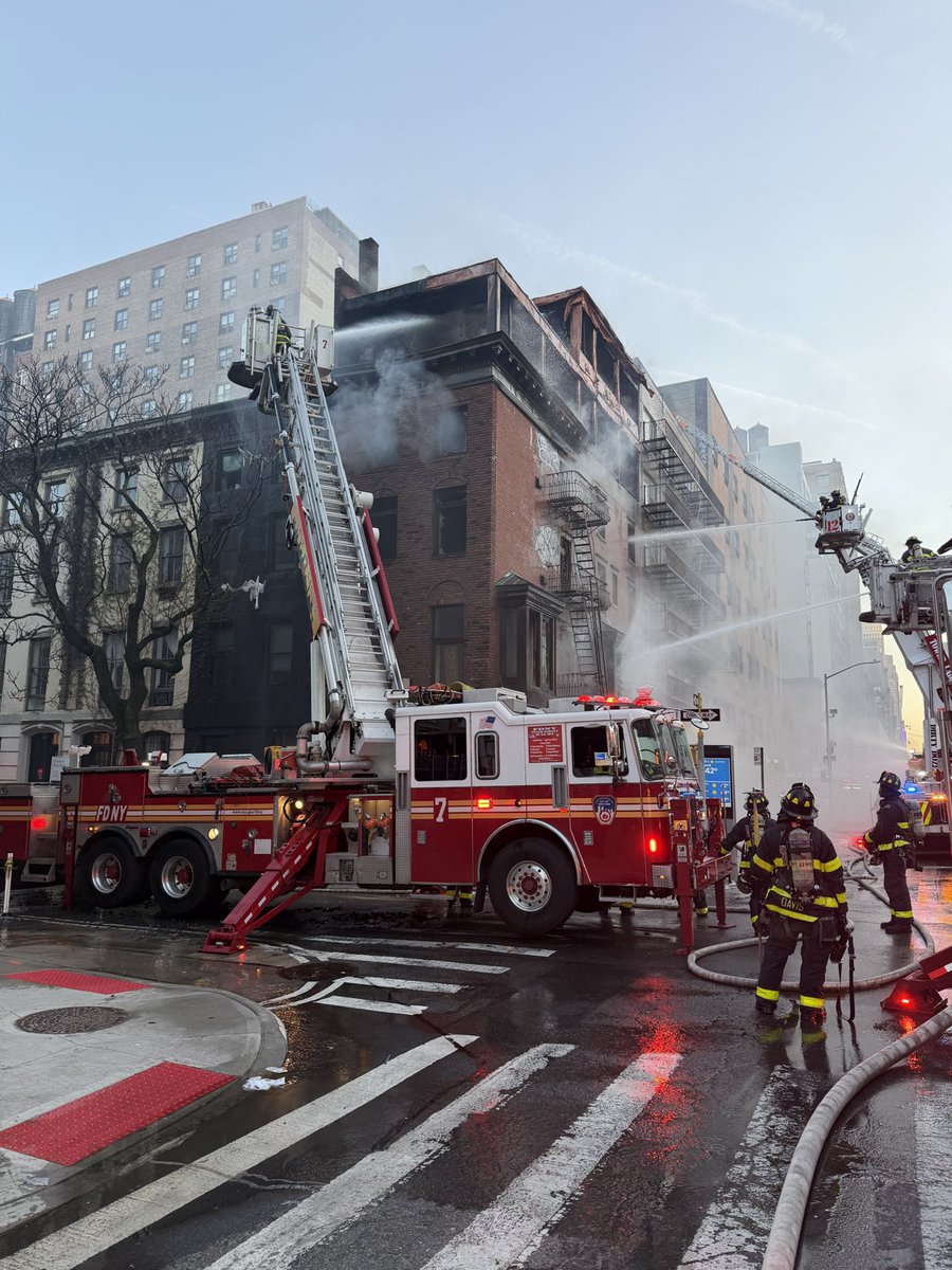 FDNY responded to a fire in a vacant building at 208 7th Avenue in Manhattan, bringing a 3-alarm response of 192 firefighters and EMS personnel to the scene. Units arrived in just over three minutes. 