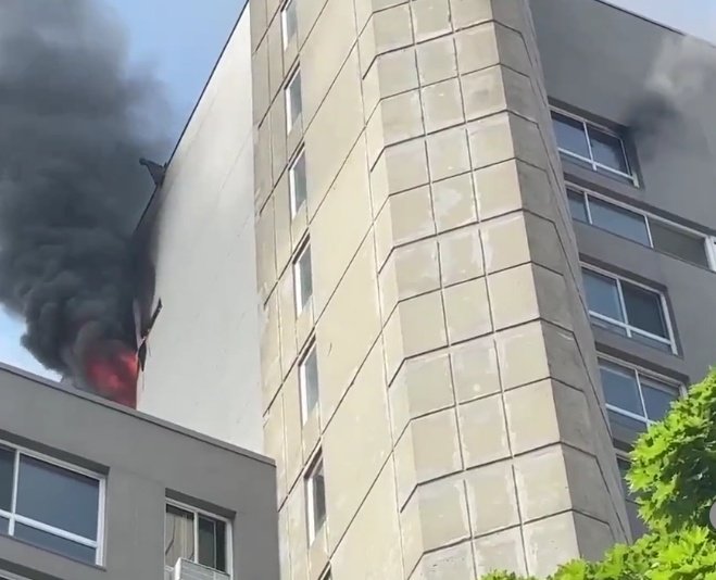 Queens *2ND ALARM/10-77* Box 0945 540 Main St. Roosevelt Island FIRE 19TH FLOOR 19 STORY 100X300